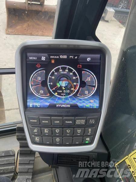 Hyundai HX220 L Wheeled excavators