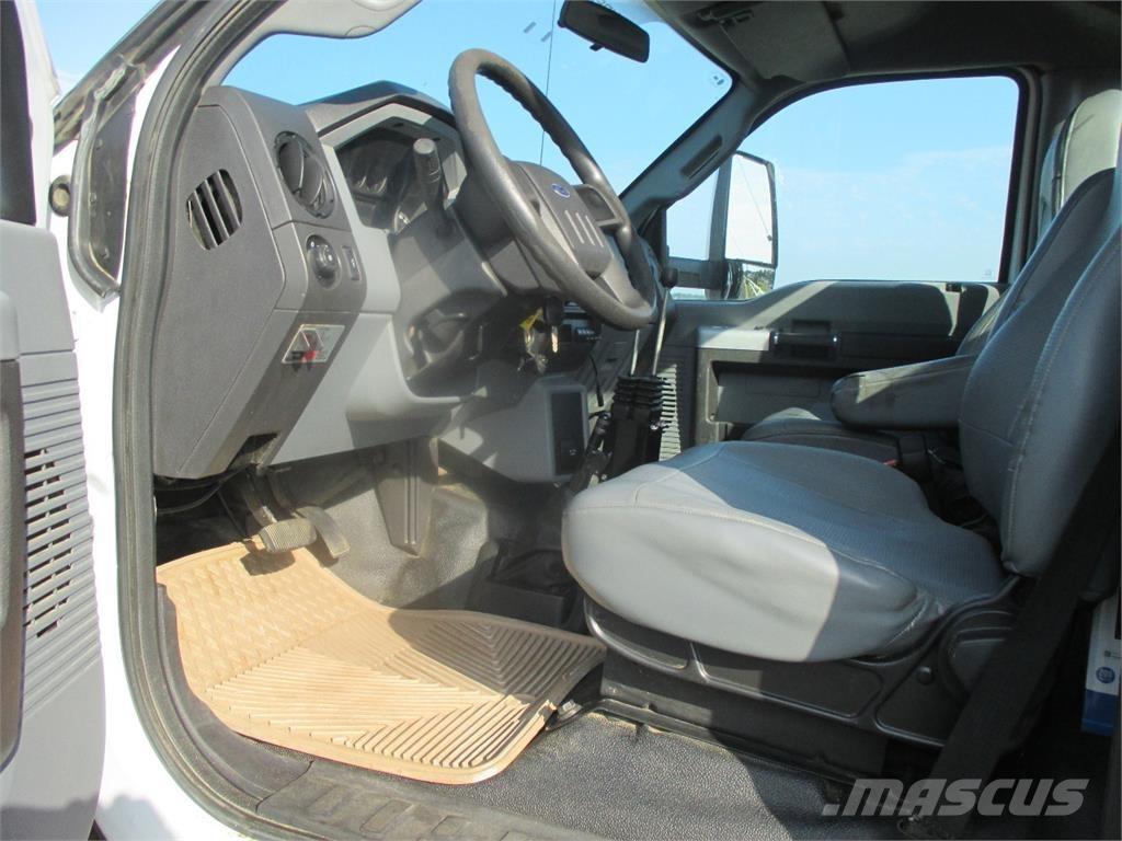 Ford F750 Hook lift trucks