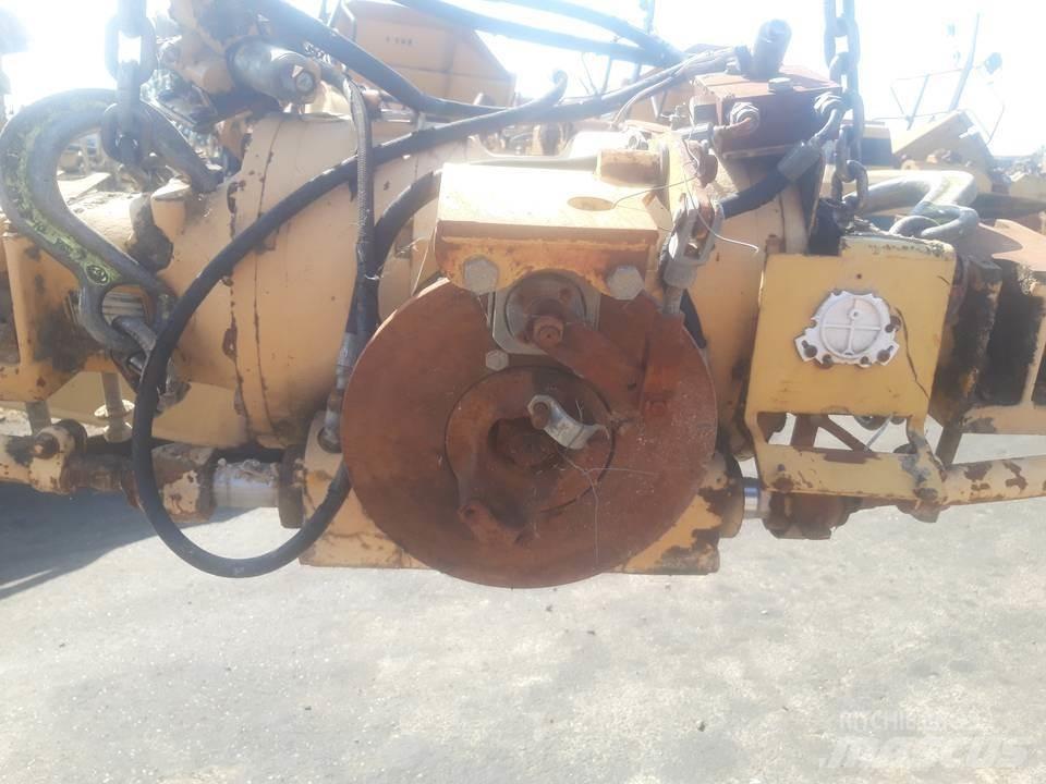 CAT 438B Transmission