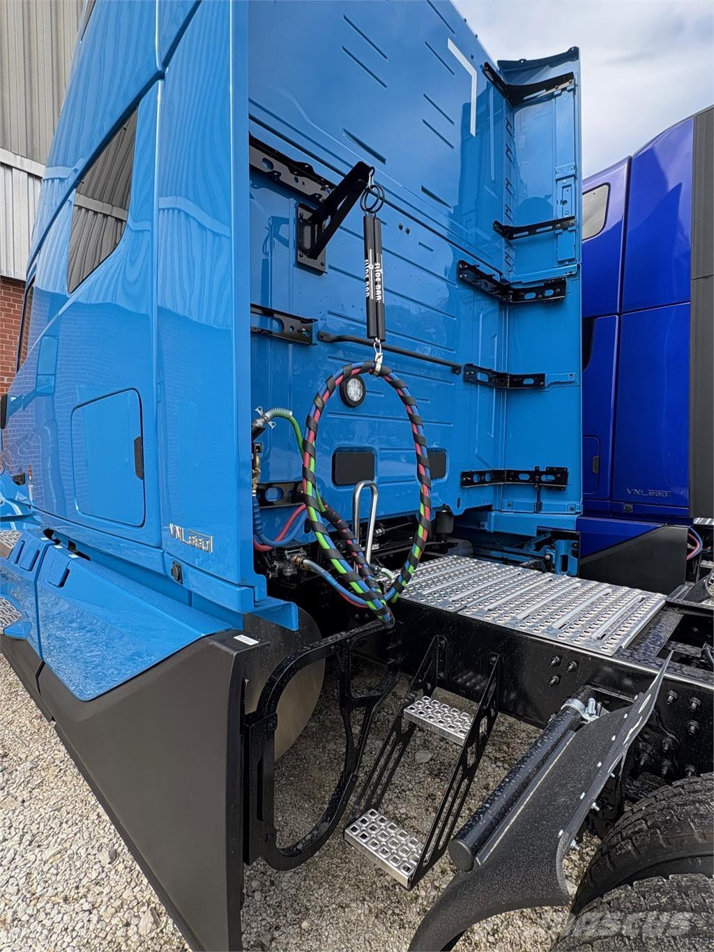 Volvo VNL Other trucks