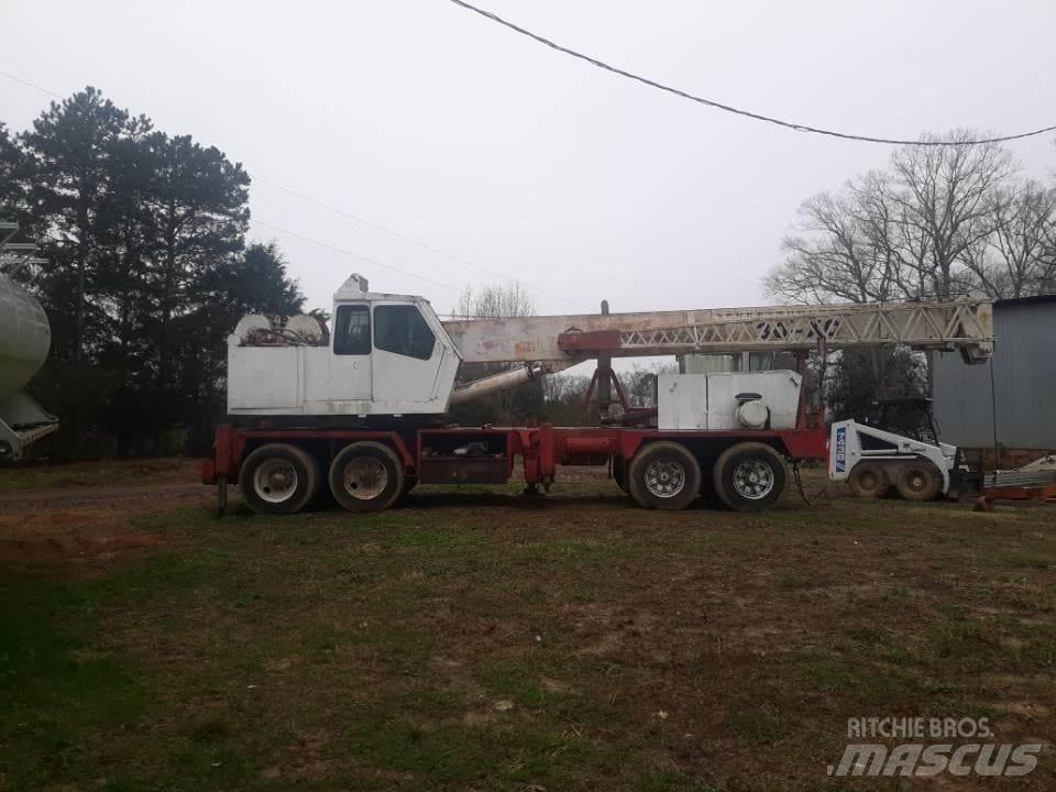 Bucyrus-Erie 30-XC All terrain cranes