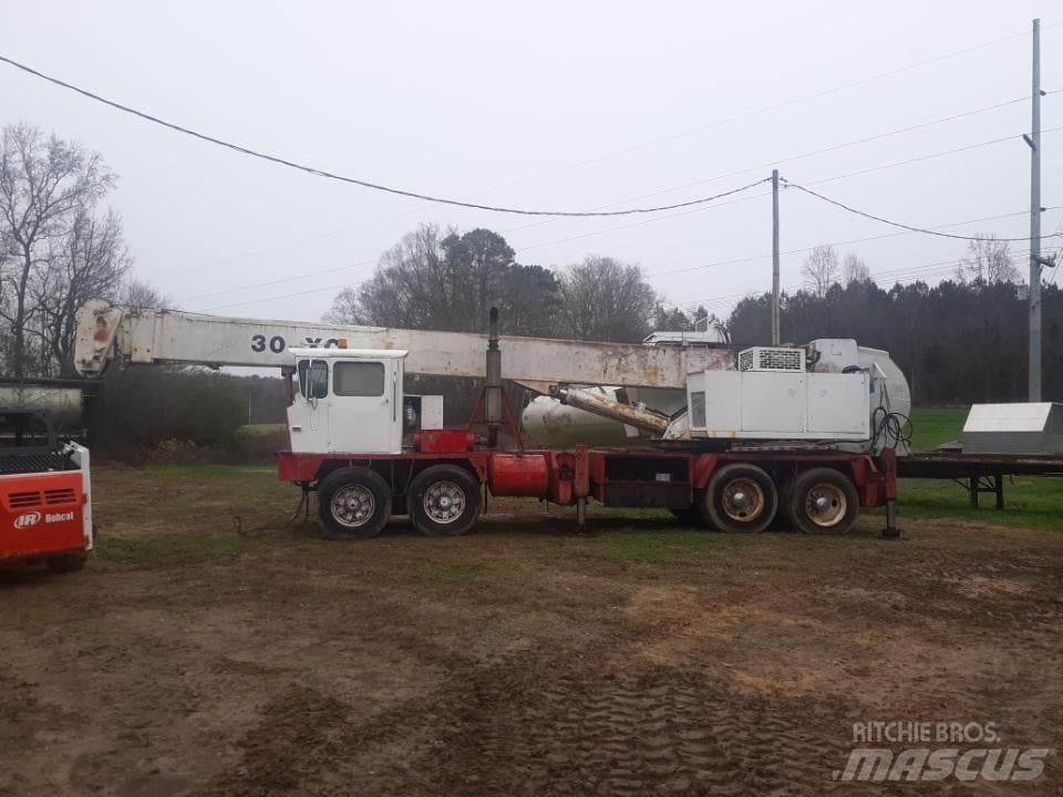 Bucyrus-Erie 30-XC All terrain cranes