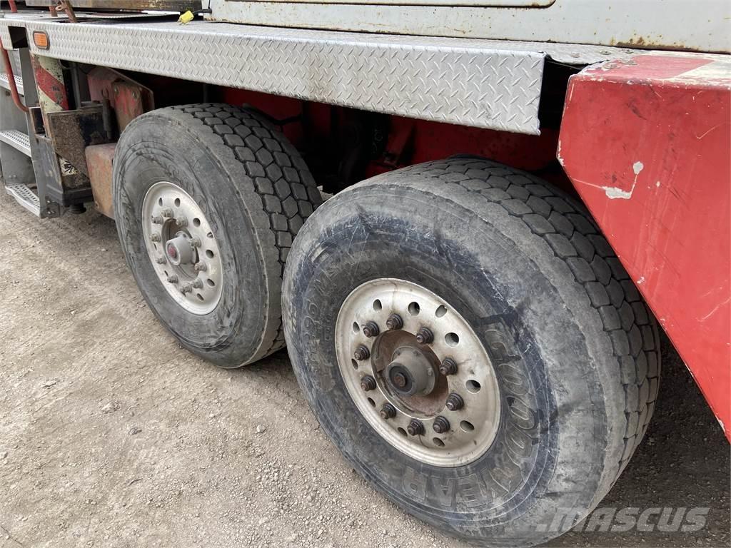 Link-Belt HTC-8690 All terrain cranes
