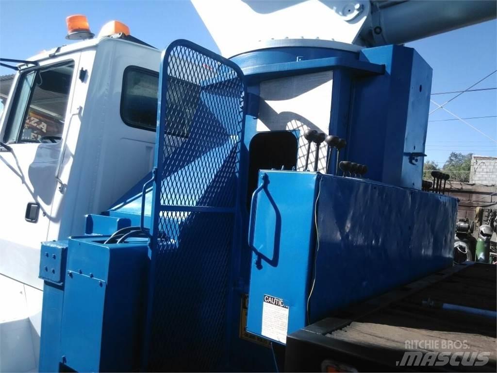 Manitex 30100 Crane trucks