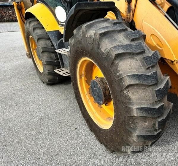 JCB 4 CX Backhoe loaders