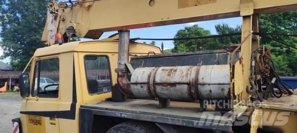 Tatra 815 AD 28 Crane trucks