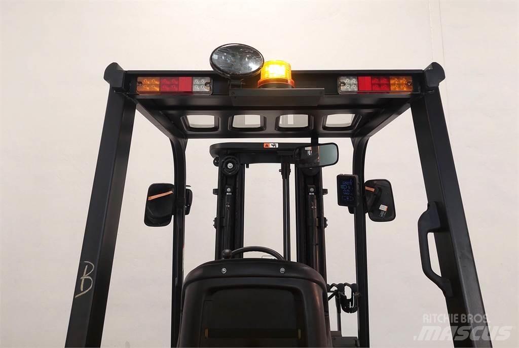  EFL253 Electric forklift trucks