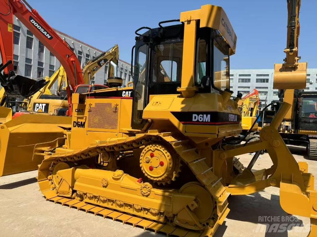 CAT D 6 M XL Crawler dozers