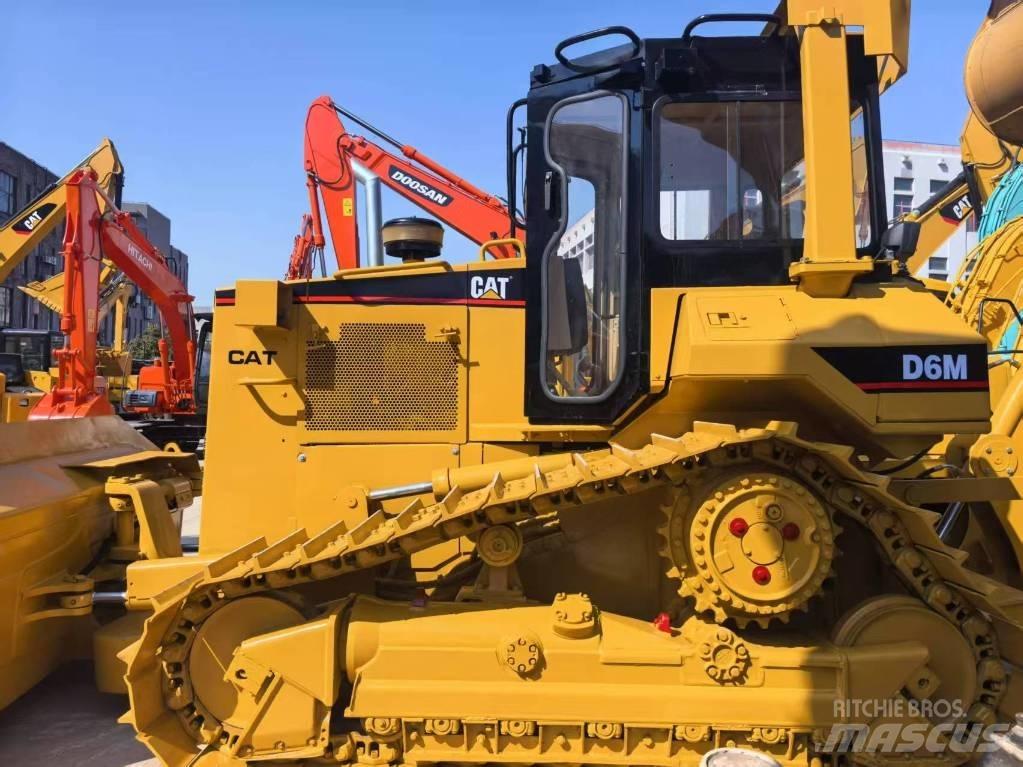 CAT D 6 M XL Crawler dozers
