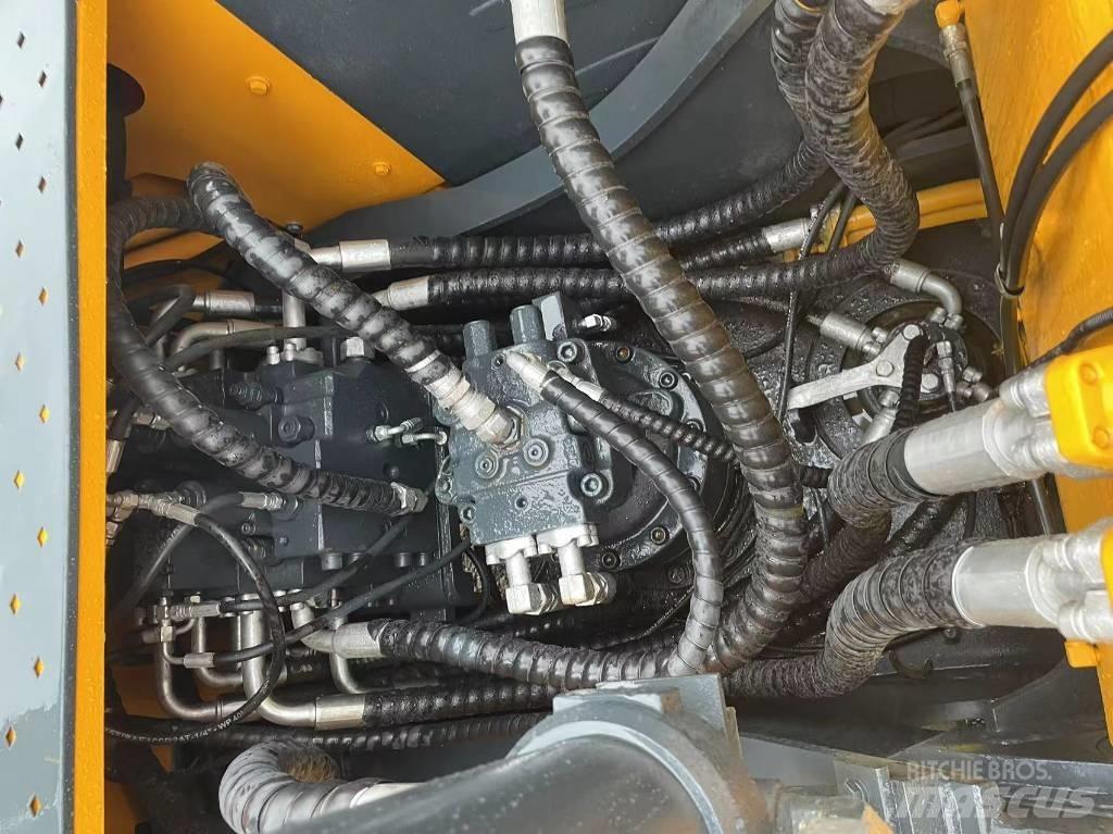 Hyundai R220 Crawler excavators