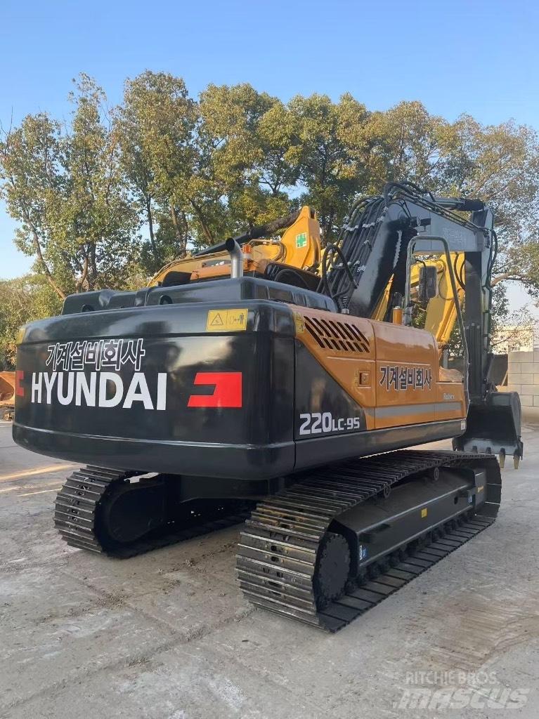 Hyundai 220LC-9S Crawler excavators