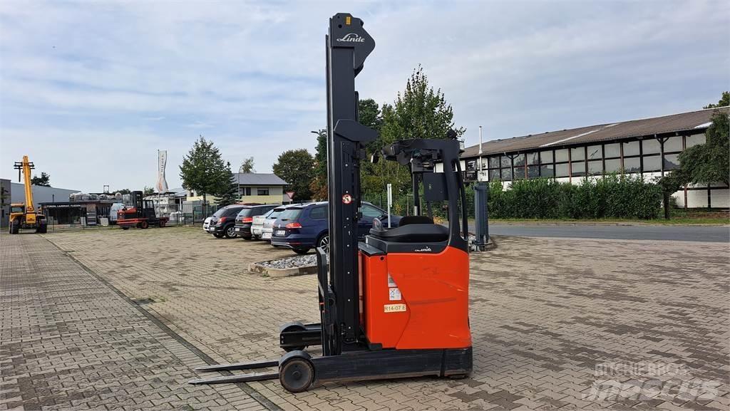 Linde R14 Reach trucks