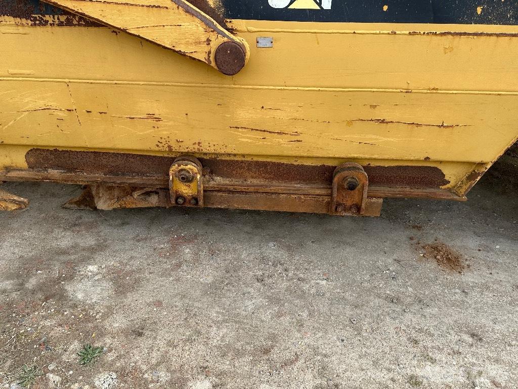 CAT 615 Scrapers