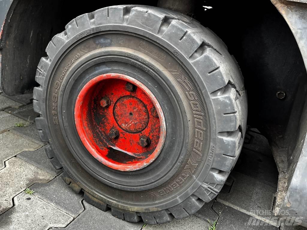 Linde P 250 Towing trucks