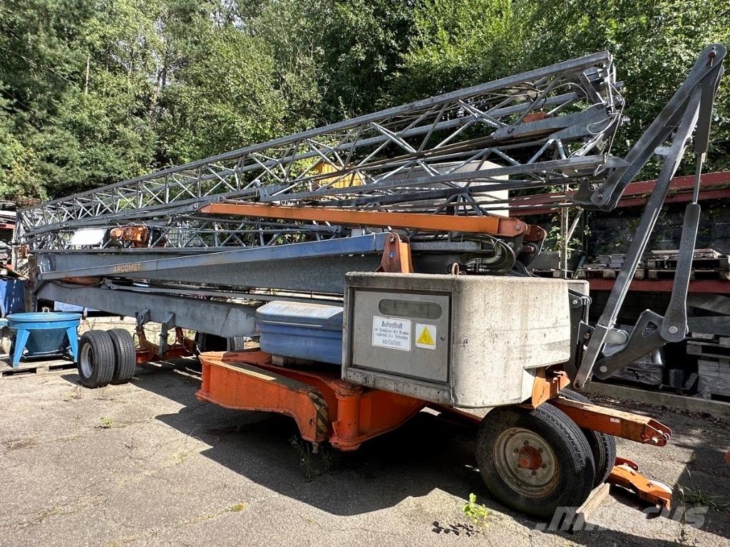 Comedil CBR 32 Plus Self erecting cranes