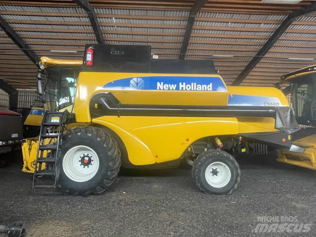 New Holland CS660 Combine harvesters