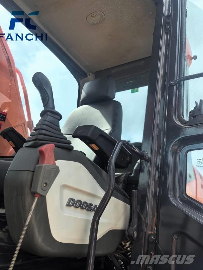 Doosan DX 360 LC Crawler excavators
