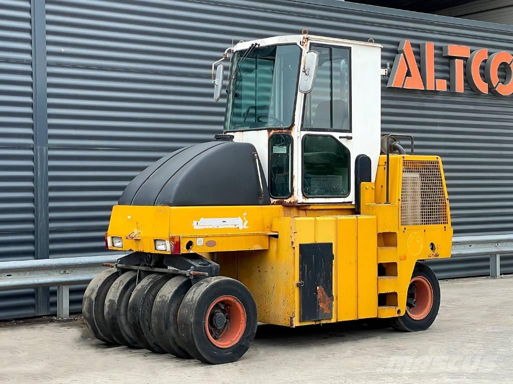 Dynapac CP 142 Pneumatic tired rollers