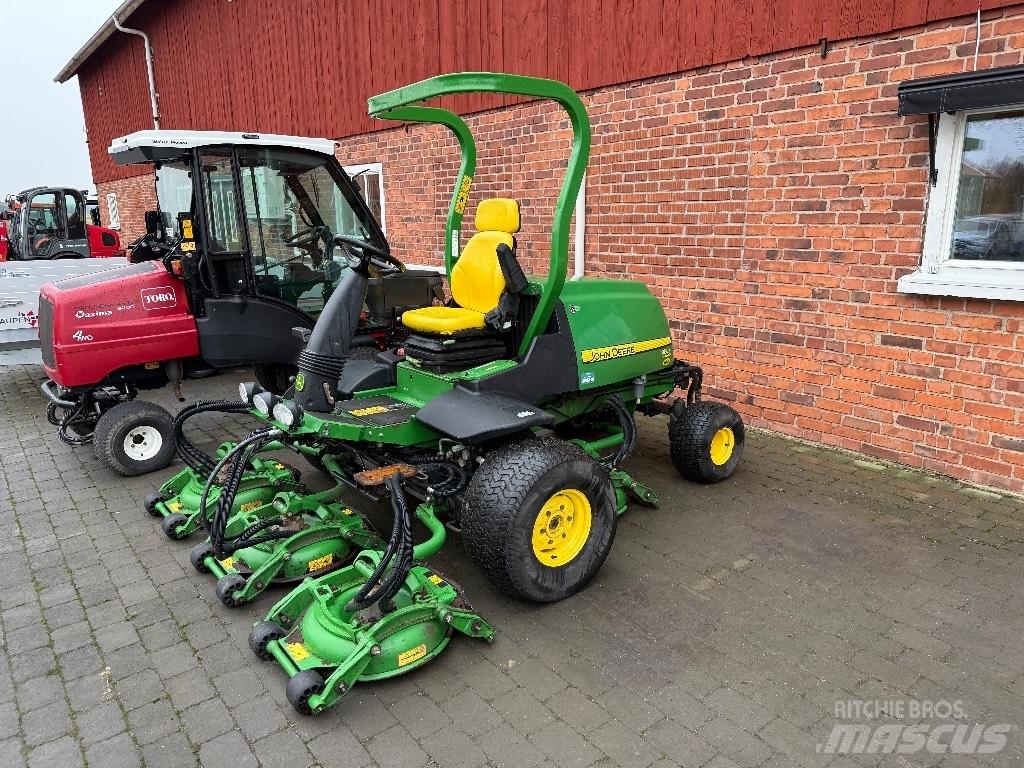 John Deere 8800 Riding mowers