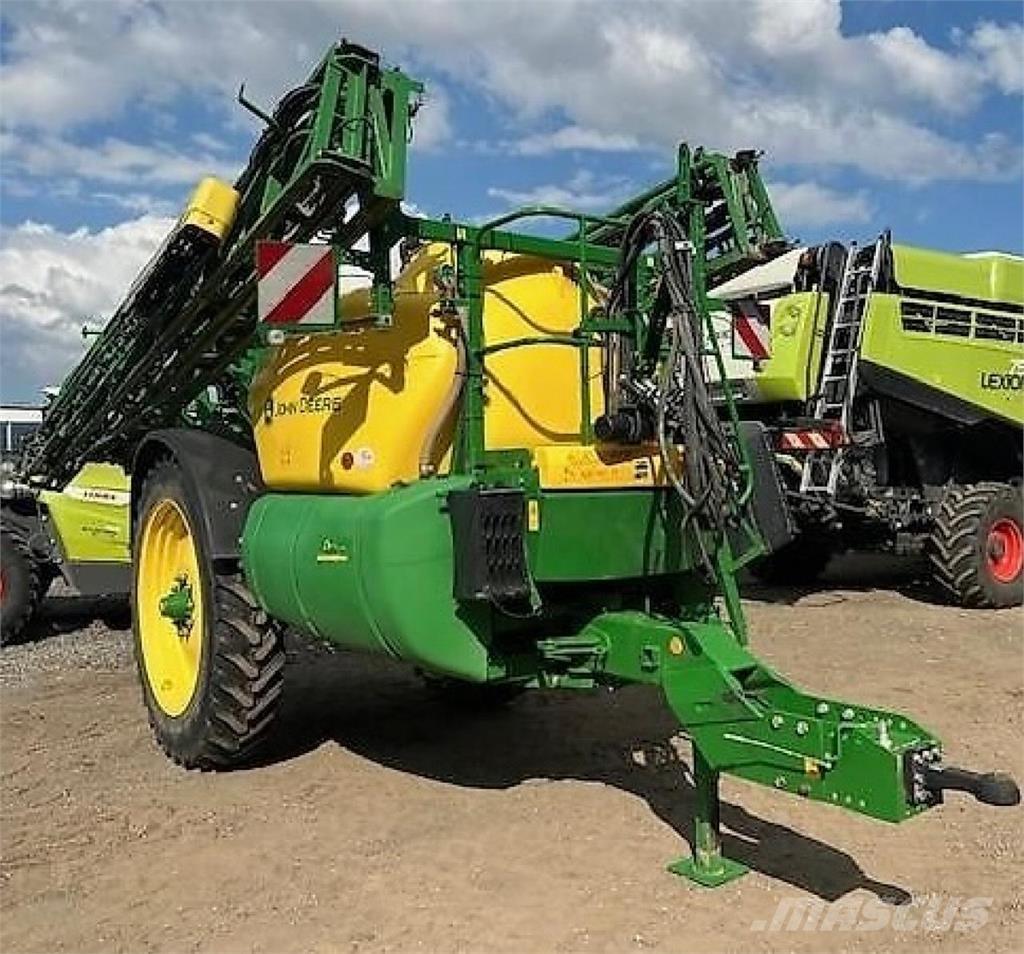 John Deere R740i Trailed sprayers