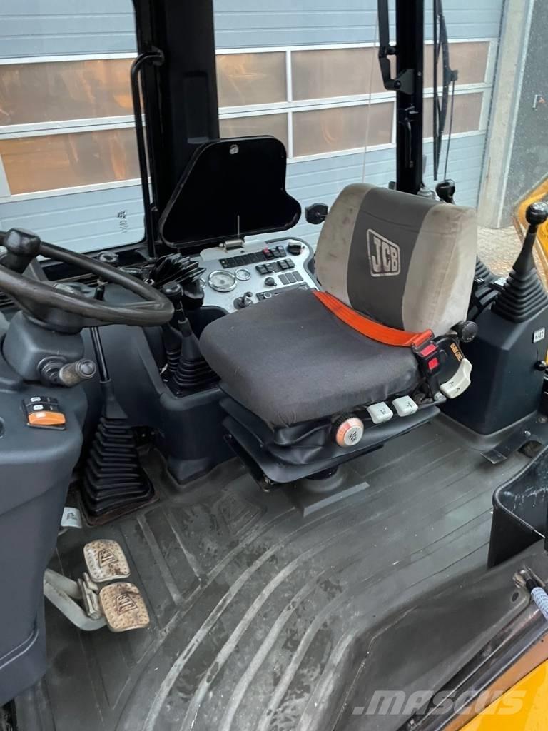 JCB 2CX Backhoe loaders
