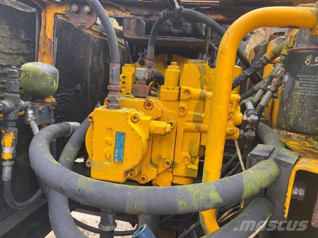 JCB JS 130 Crawler excavators