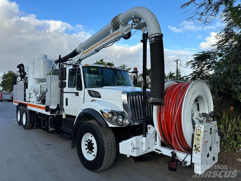 International 7400 Combi / vacuum trucks