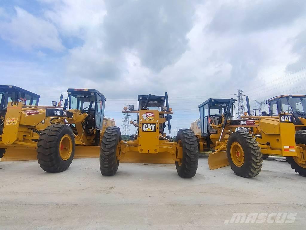CAT 140H Graders