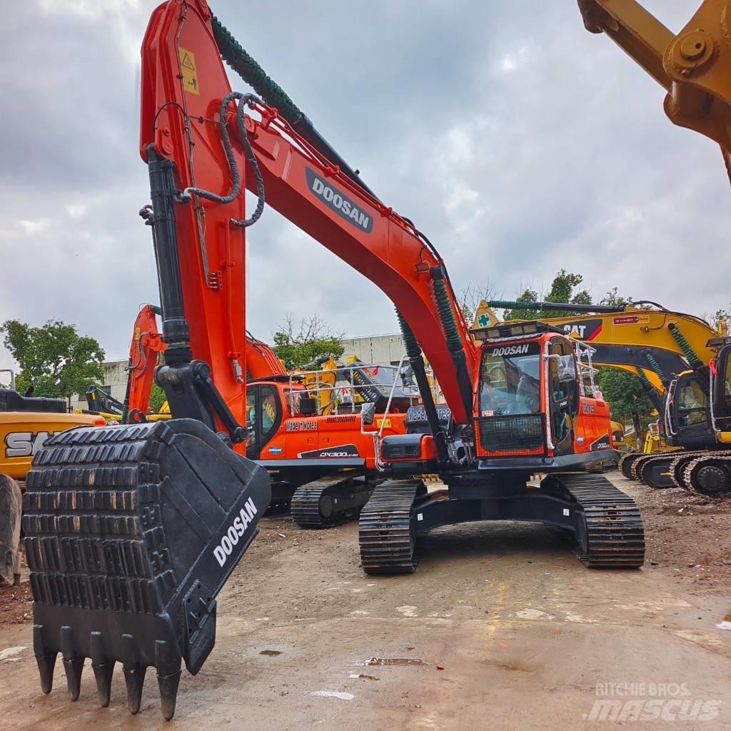 Doosan DX 300 LC Crawler excavators