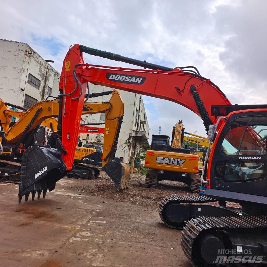Doosan DX 300 LC Crawler excavators