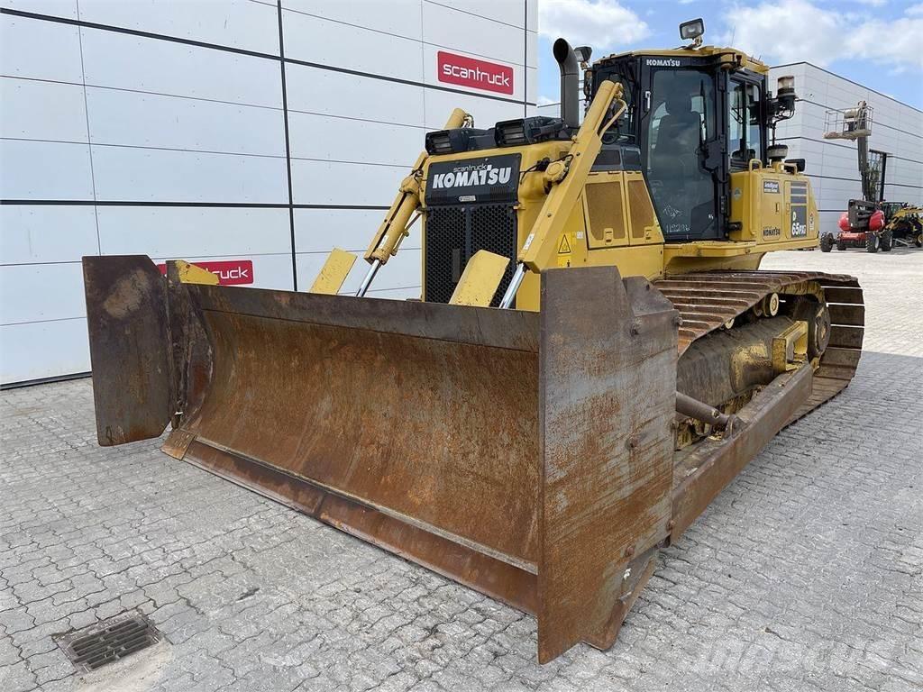 Komatsu D65PXI-18 Crawler dozers