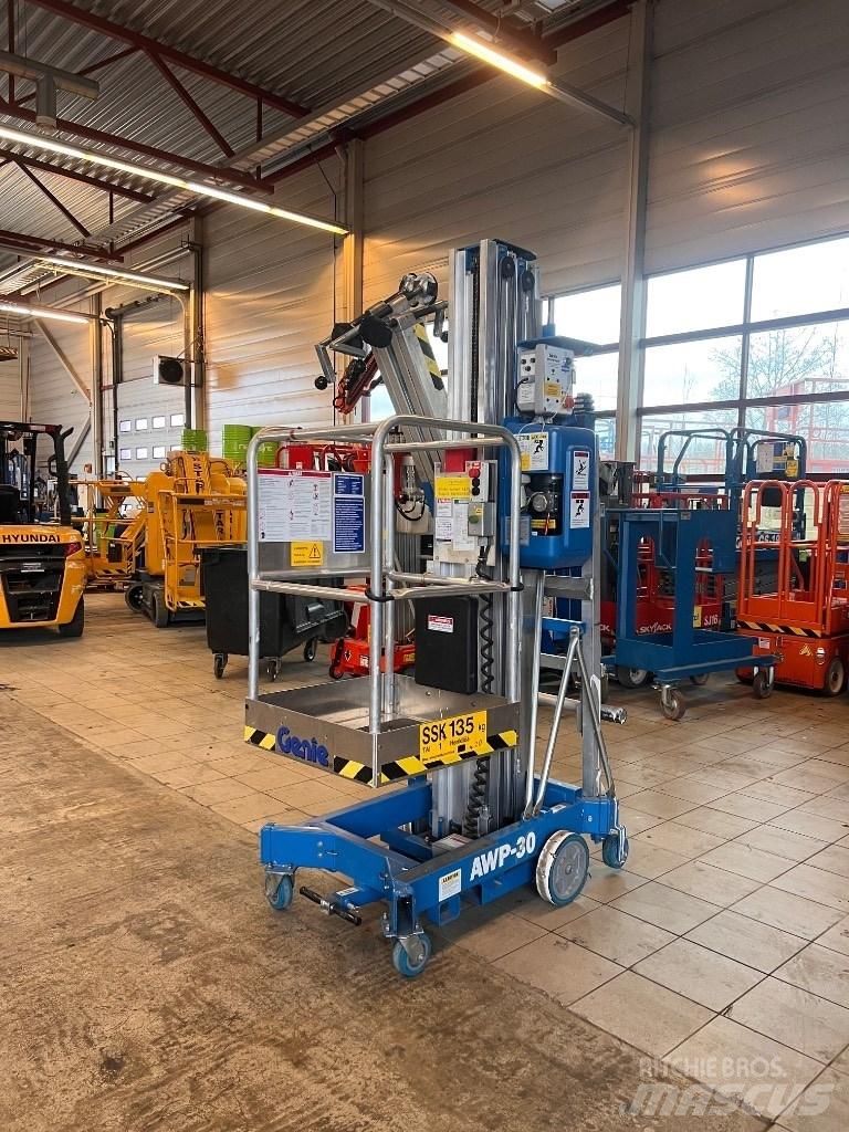 Genie AWP 30 Vertical mast lifts