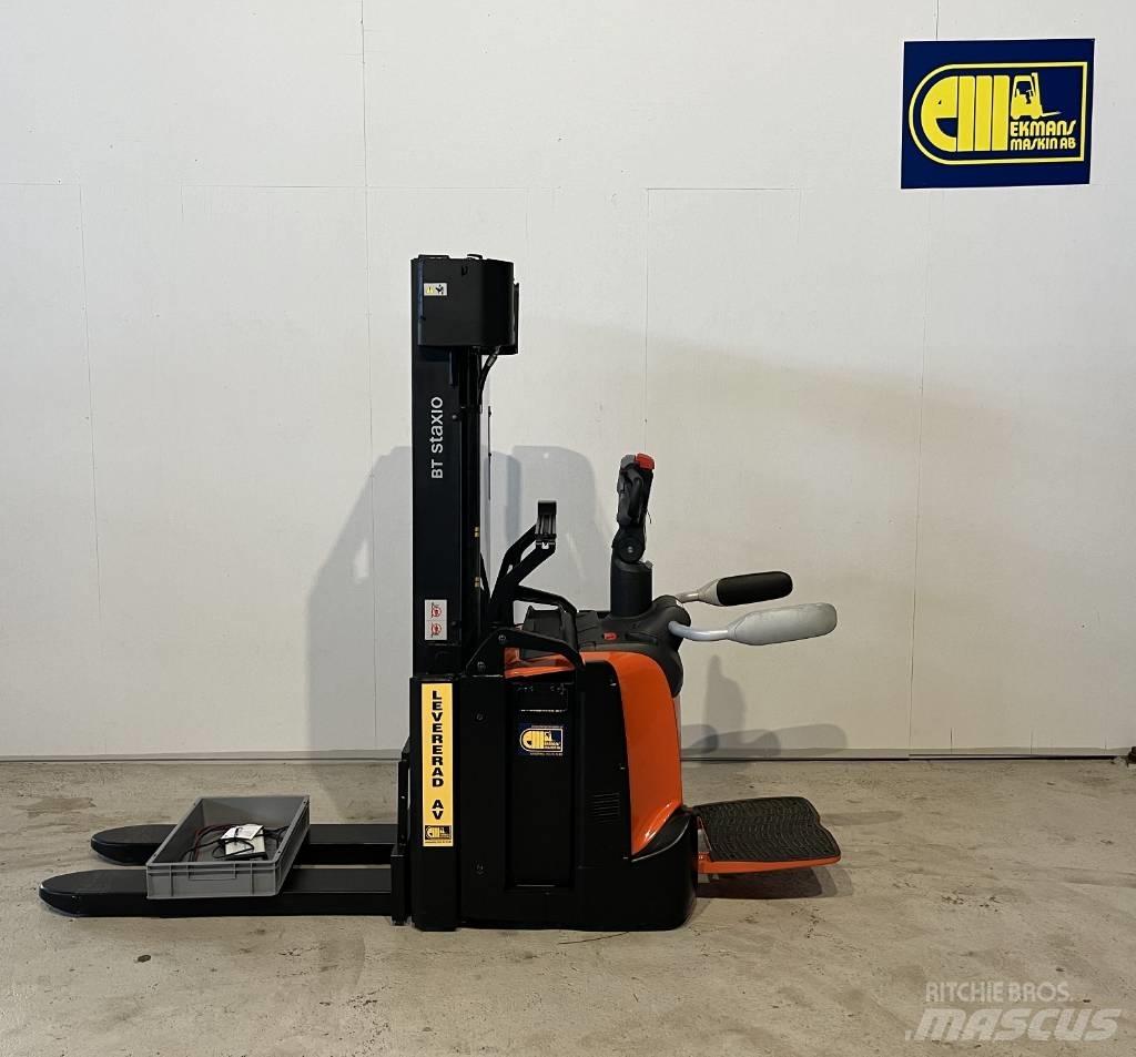 BT Truck SPE140L Pedestrian stacker