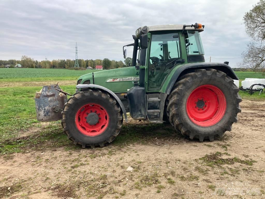 Fendt 714 Vario Tractors