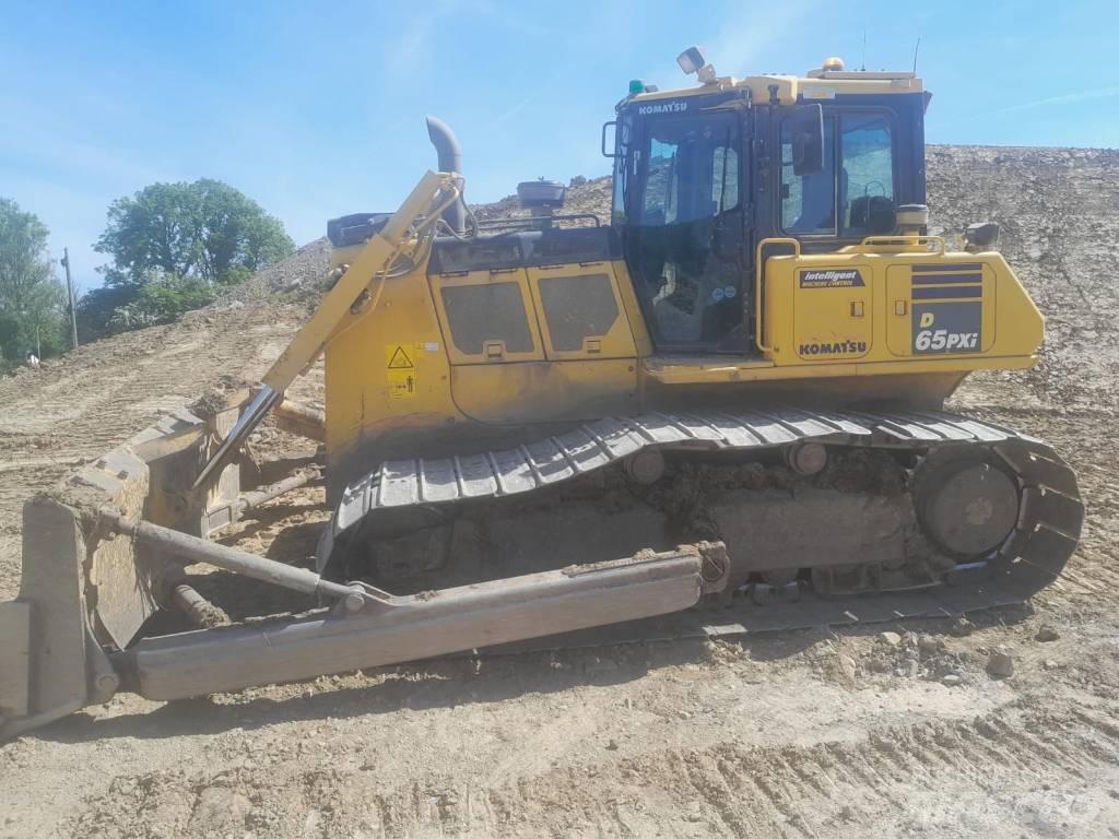 Komatsu D65PXi-18 Crawler dozers