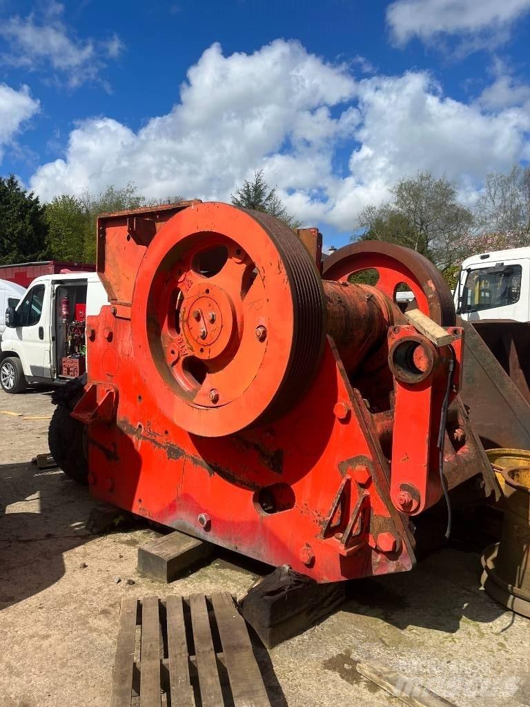 Sandvik QJ 341 Mobile crushers