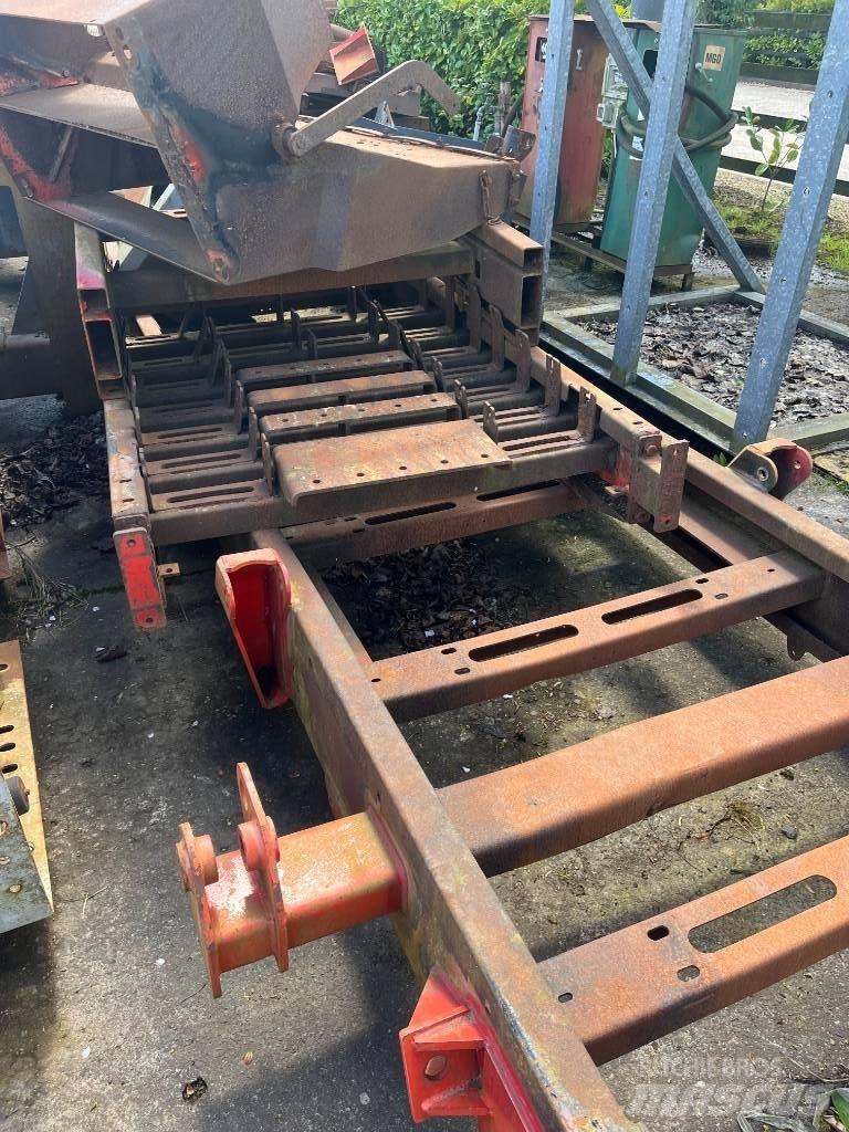 Sandvik QJ 341 Mobile crushers