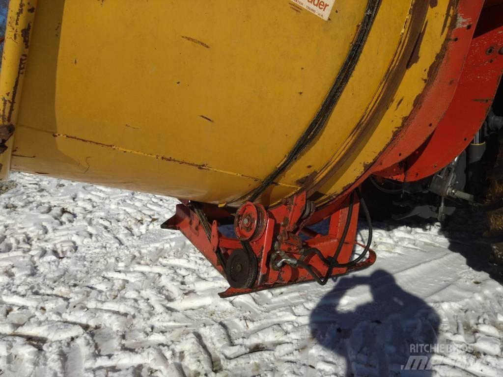 Tomahawk 5050 Bale shredders, cutters and unrollers