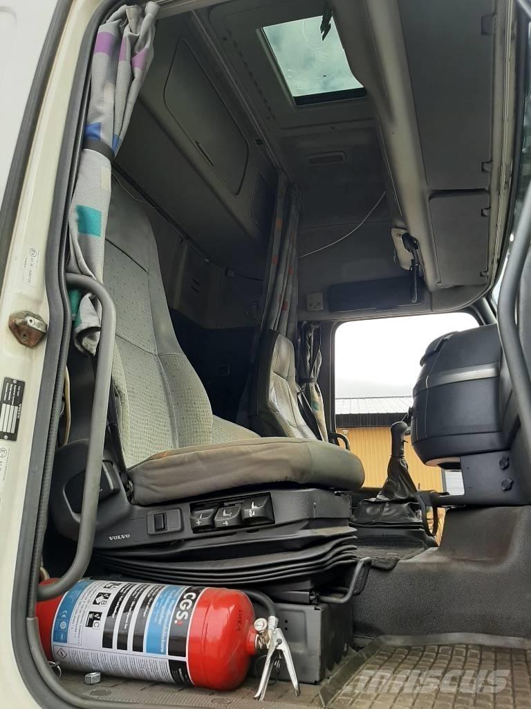 Volvo FH 12 Curtainsider trucks