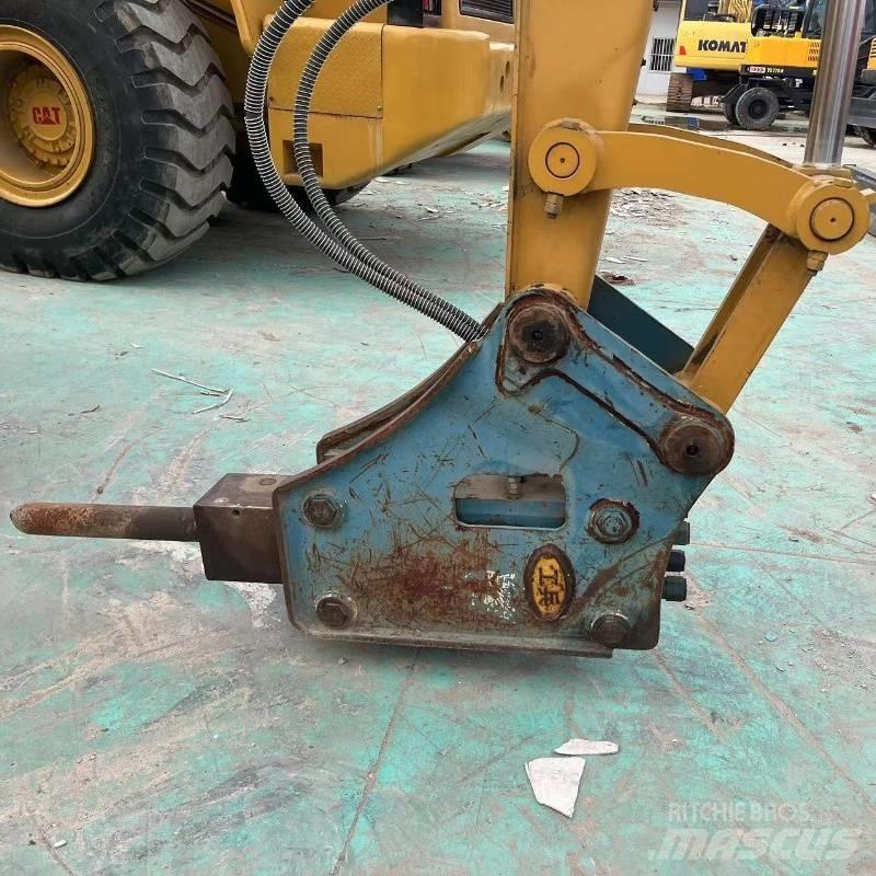 SDLG LGB 680 Backhoe loaders