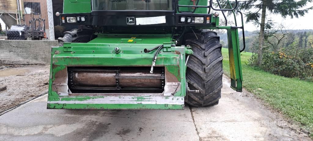 John Deere 2056HM Combine harvesters