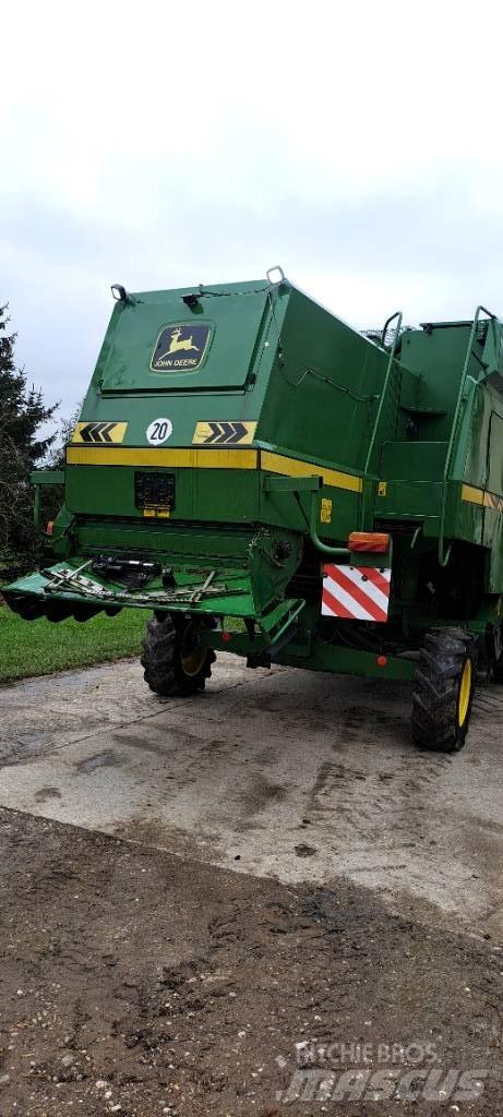 John Deere 2056HM Combine harvesters