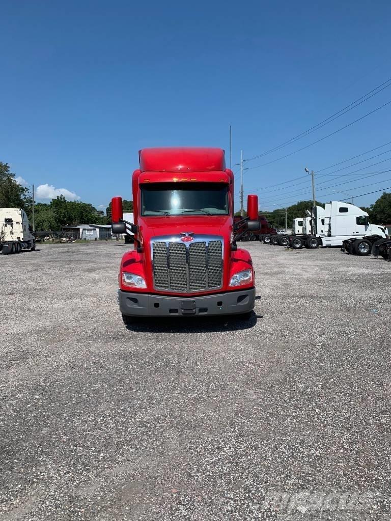 Peterbilt 579 Tractor Units