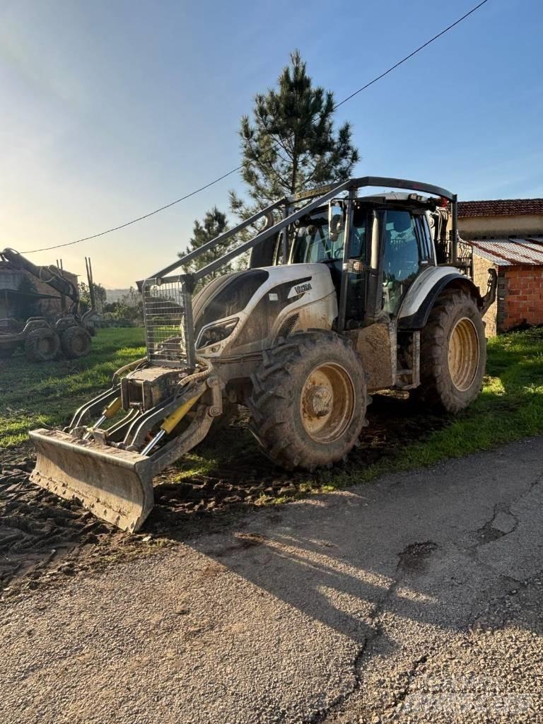 Valtra T 174 Forwarders