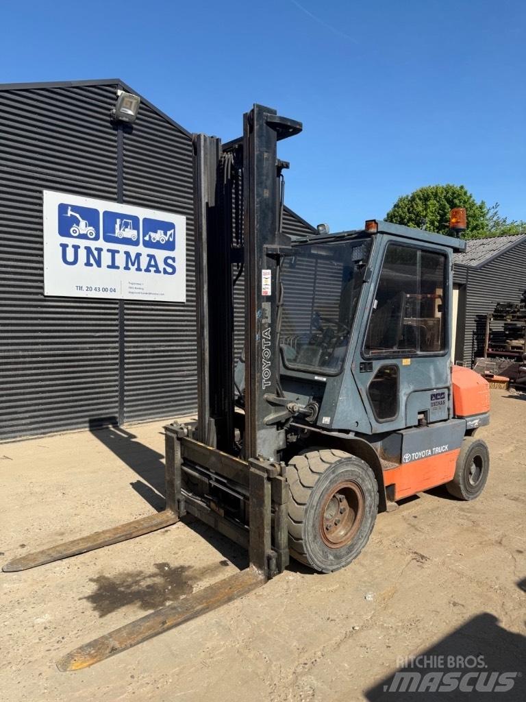 Toyota FD 45 Diesel trucks