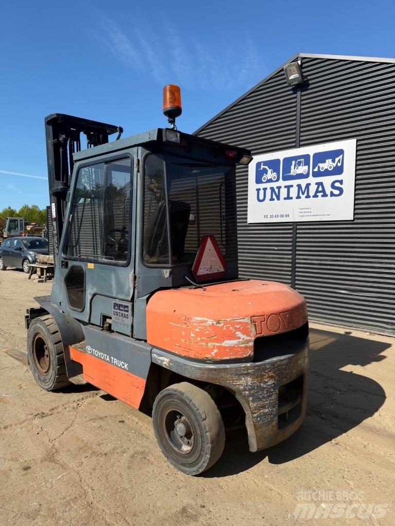 Toyota FD 45 Diesel trucks
