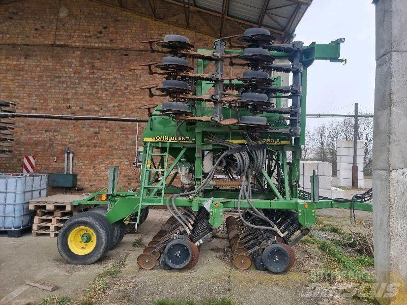 John Deere 750A Agriculture - Others