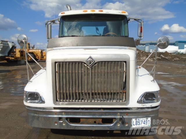 International 9400 i Tractor Units