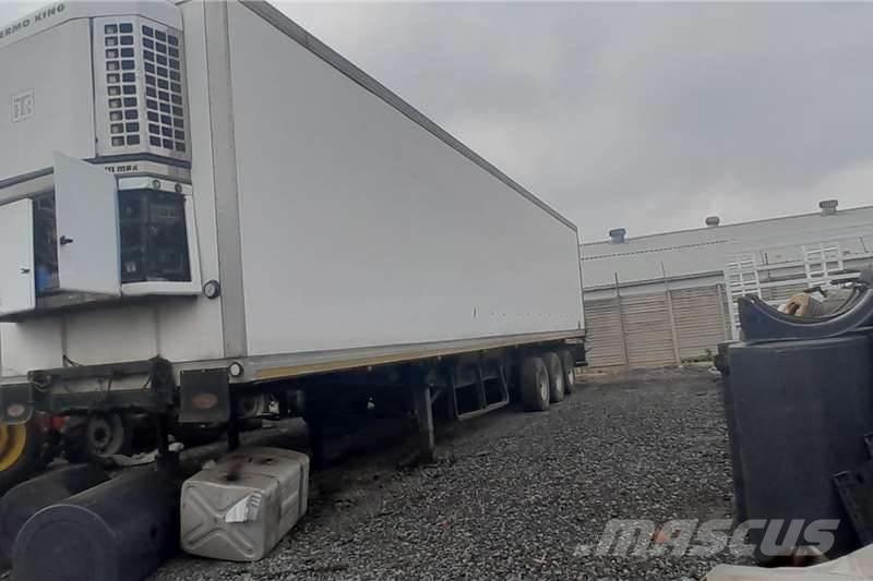  TRAILER 10002000 Other trucks