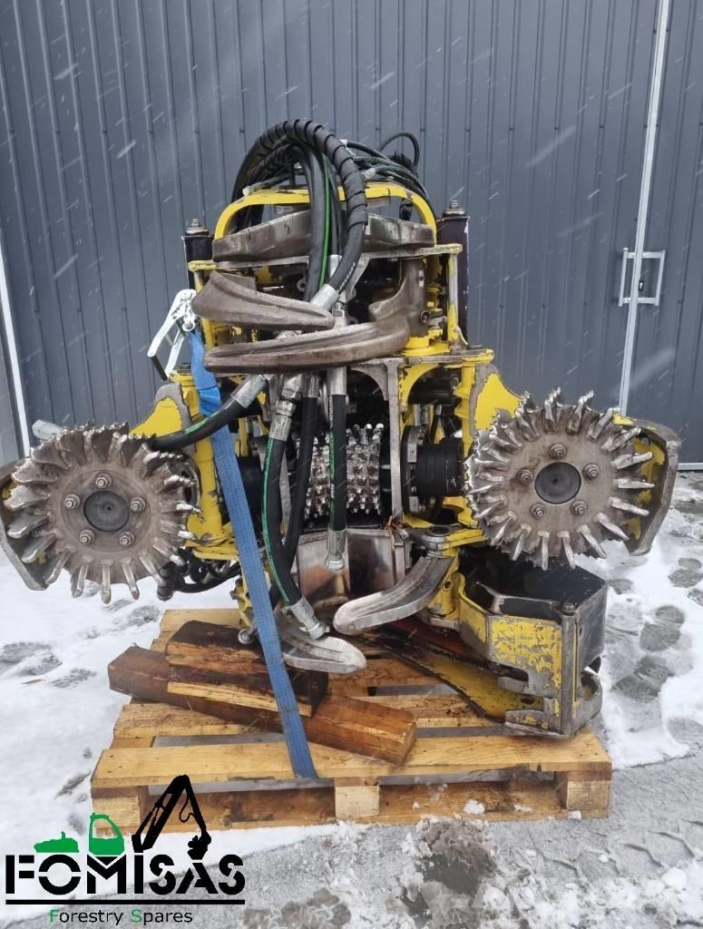 John Deere H413 Harvester heads